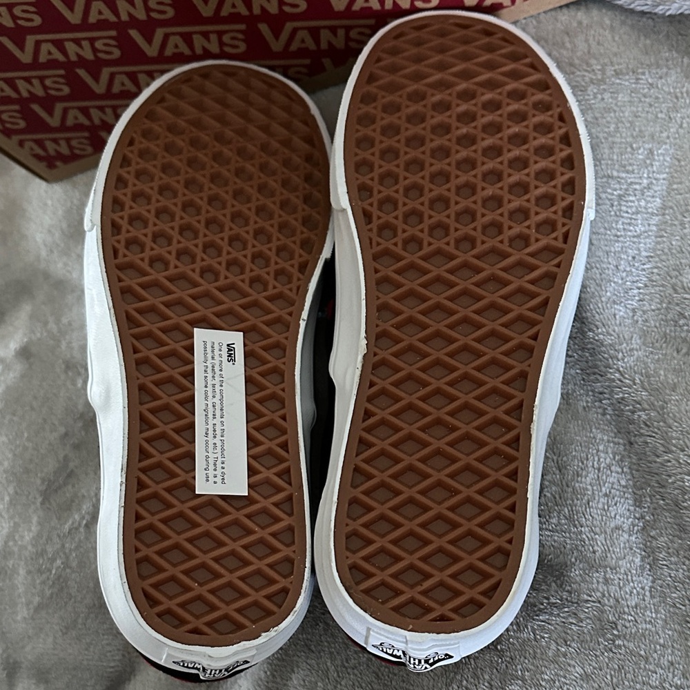 NWOT Unique Vans Black Suede Slip-On Sneakers with Red Heart Trim - Picture 5 of 6